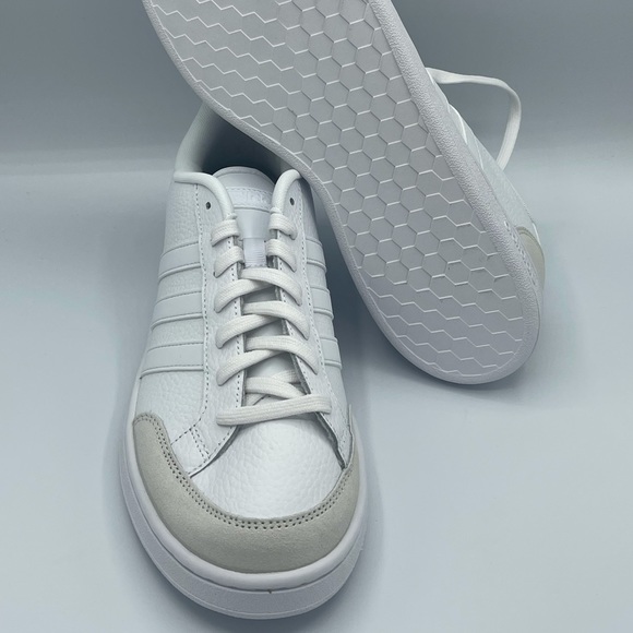 Adidas Grand Court SE Athletic Sneaker Shoes - Picture 4 of 5